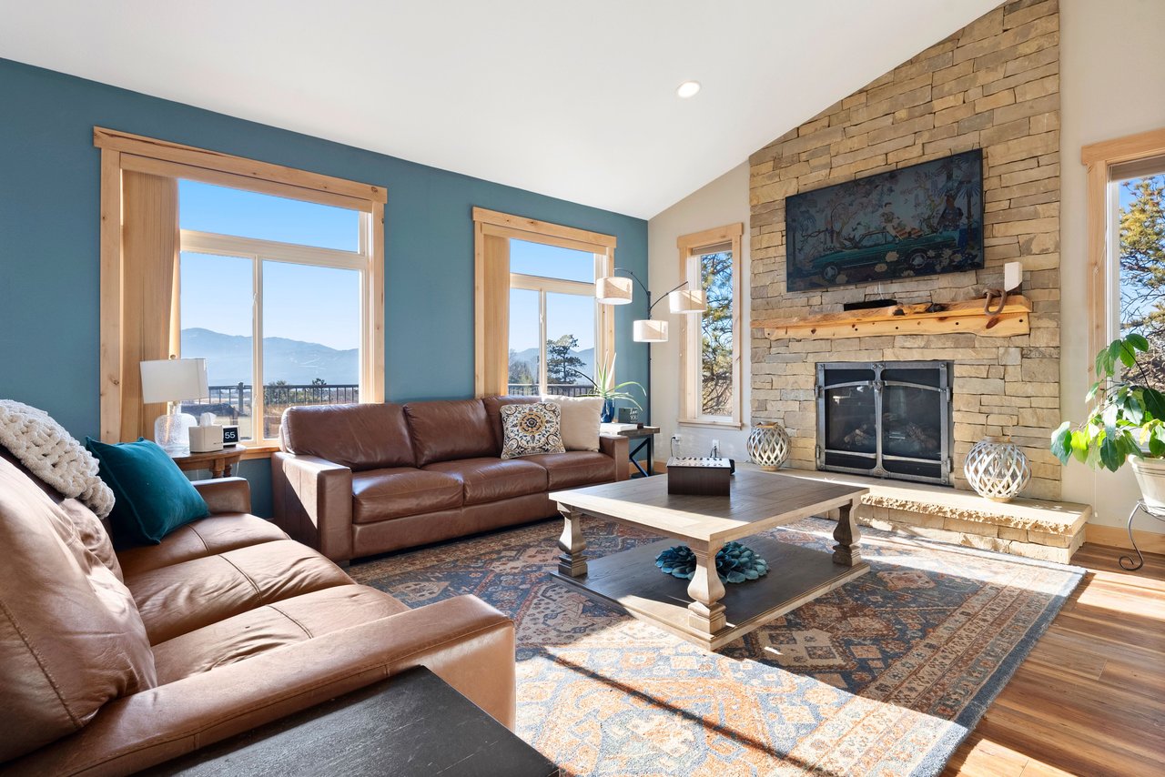 4255 Arrowhead Drive