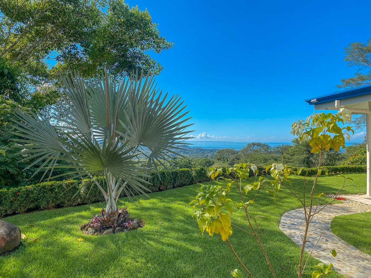 Private 2-Bed Hacienda with Ocean & Mountain Views, Pool & Development Potential in Ojochal