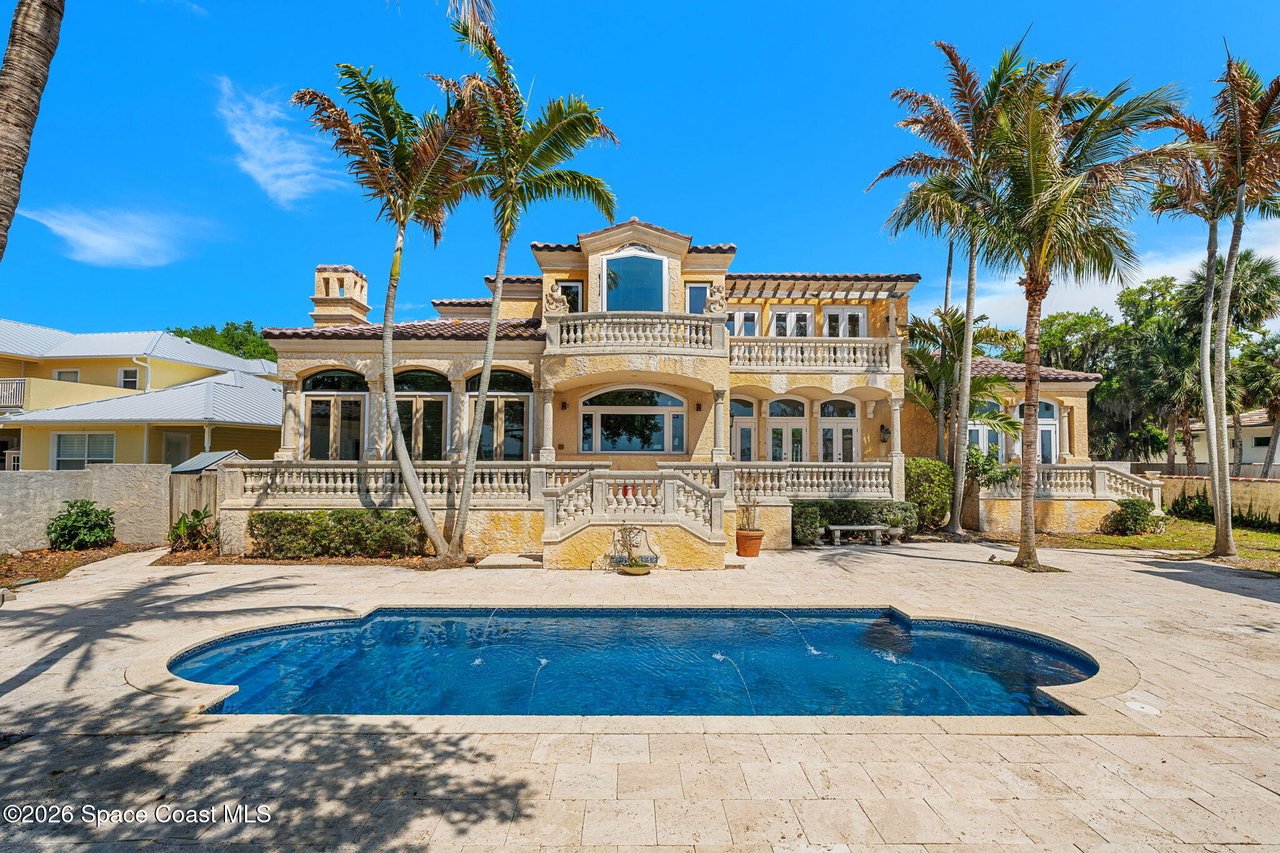 1000 N Riverside Dr