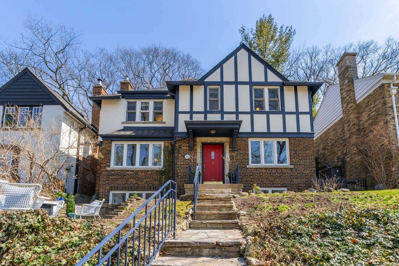 281 Glen Manor Dr E