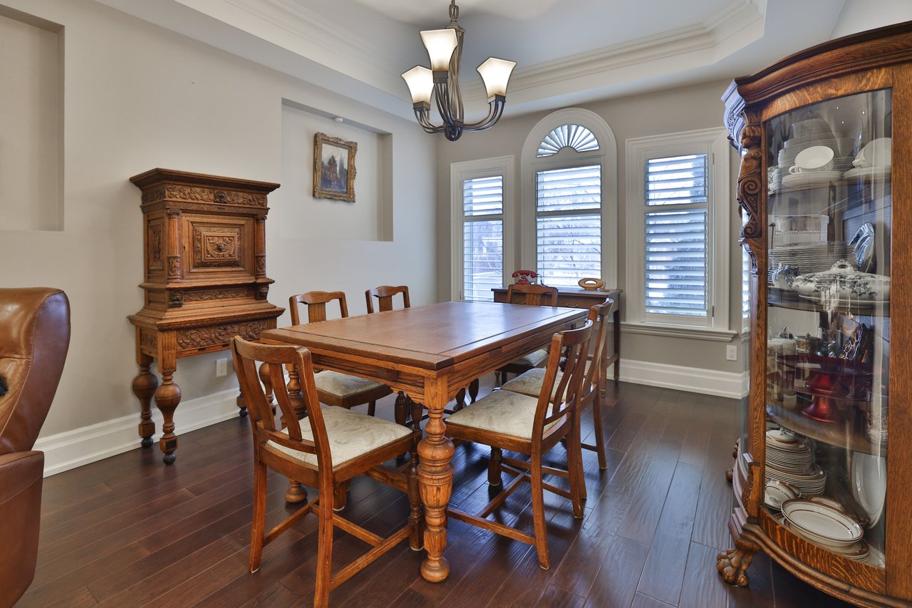 390 Seaton Drive, Oakville