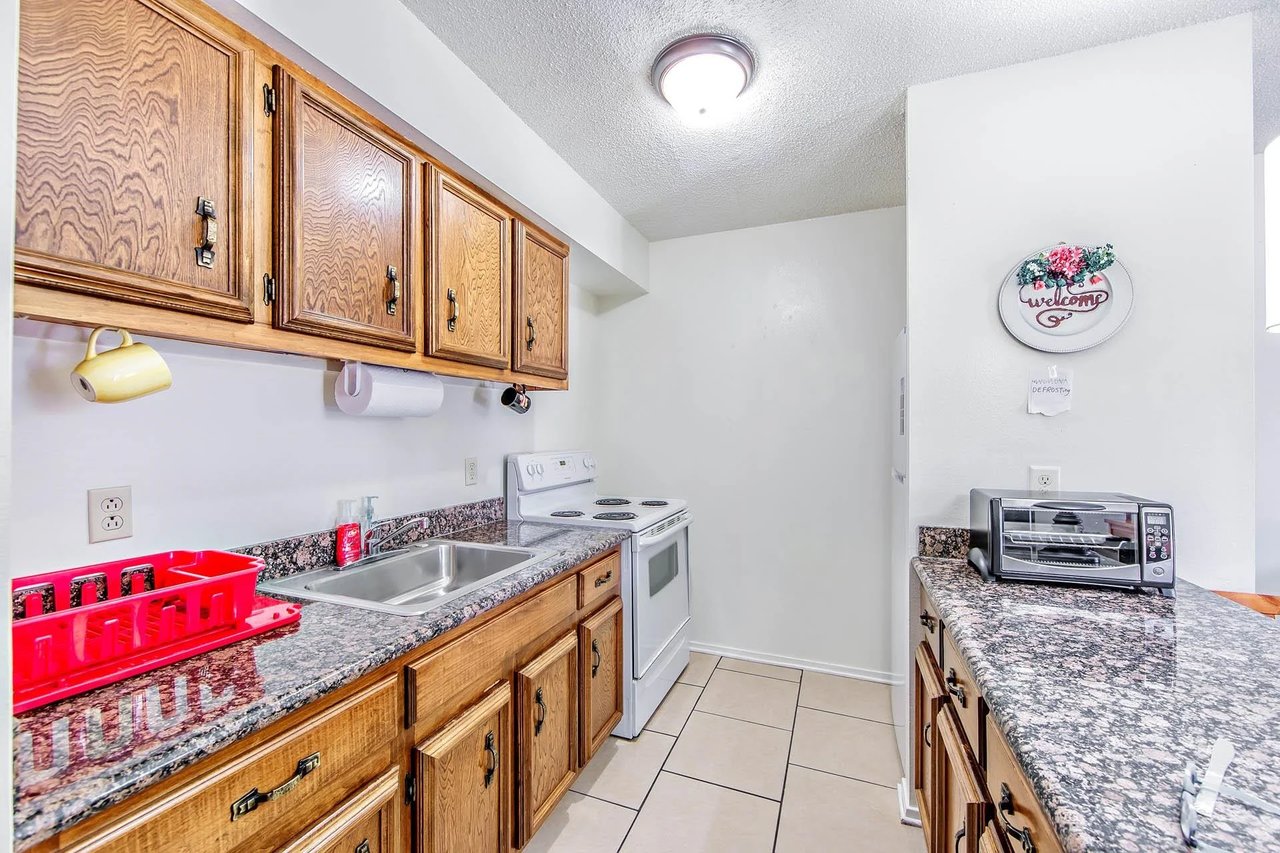 100-102 Pasture Ln