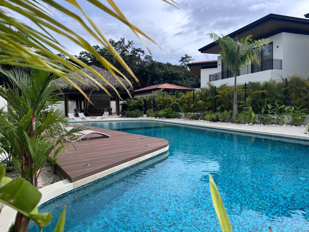 Turnkey Tropical-Modern 4BR Villa with Private Pool in Prestigious Hacienda Pinilla