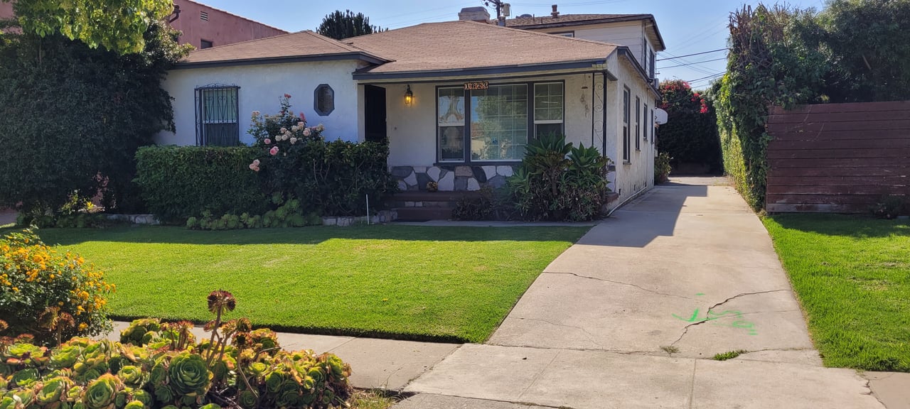 4 Units in Los Angeles