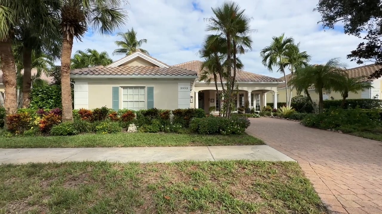 Gorgeous Carlyle Model Home in Island Walk - Naples Florida