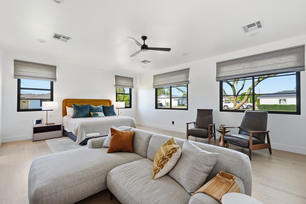 3901 E WELDON Avenue