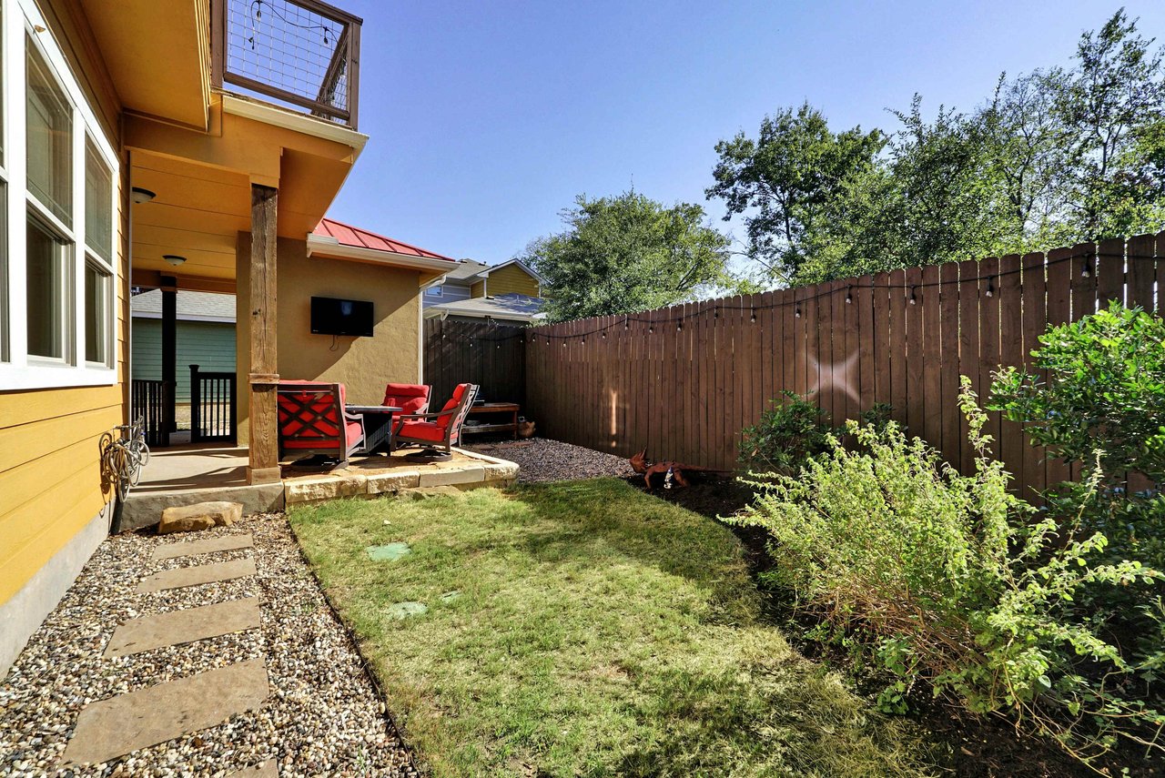 Modern Crestview Two-story Home: Updated Primary Bath, New Roof – Investor Friendly!