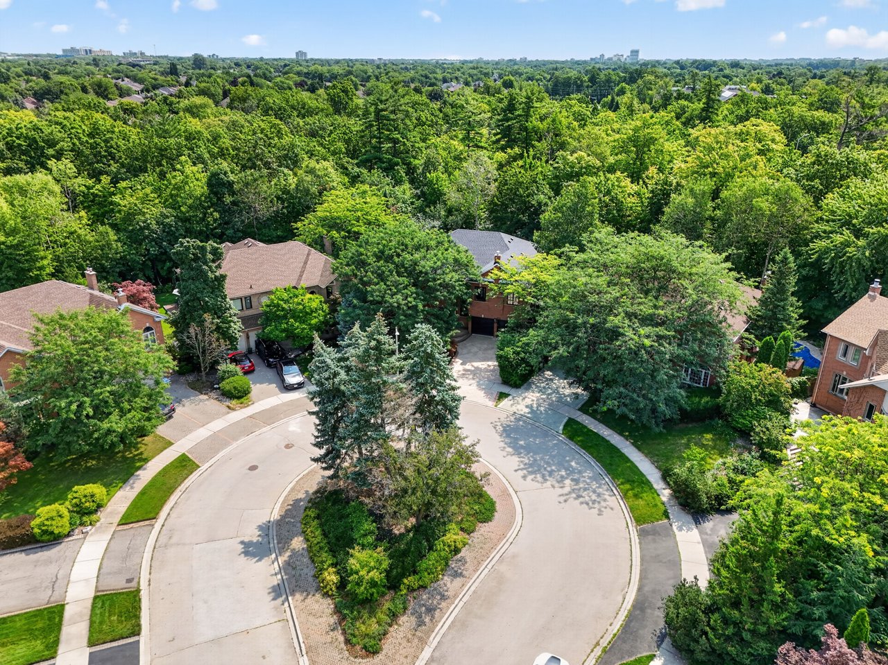 324 Oakridge Court, Oakville