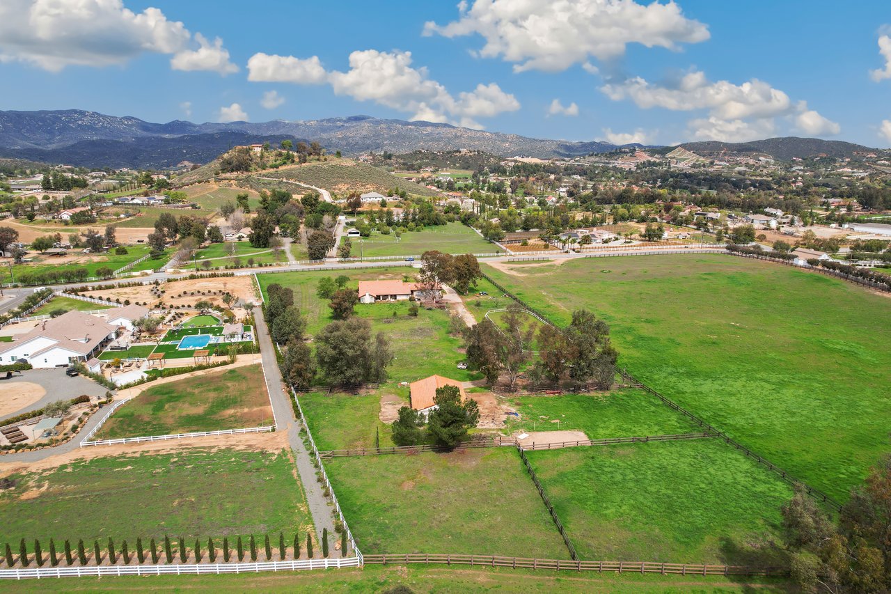 20425 Avenida Castilla
