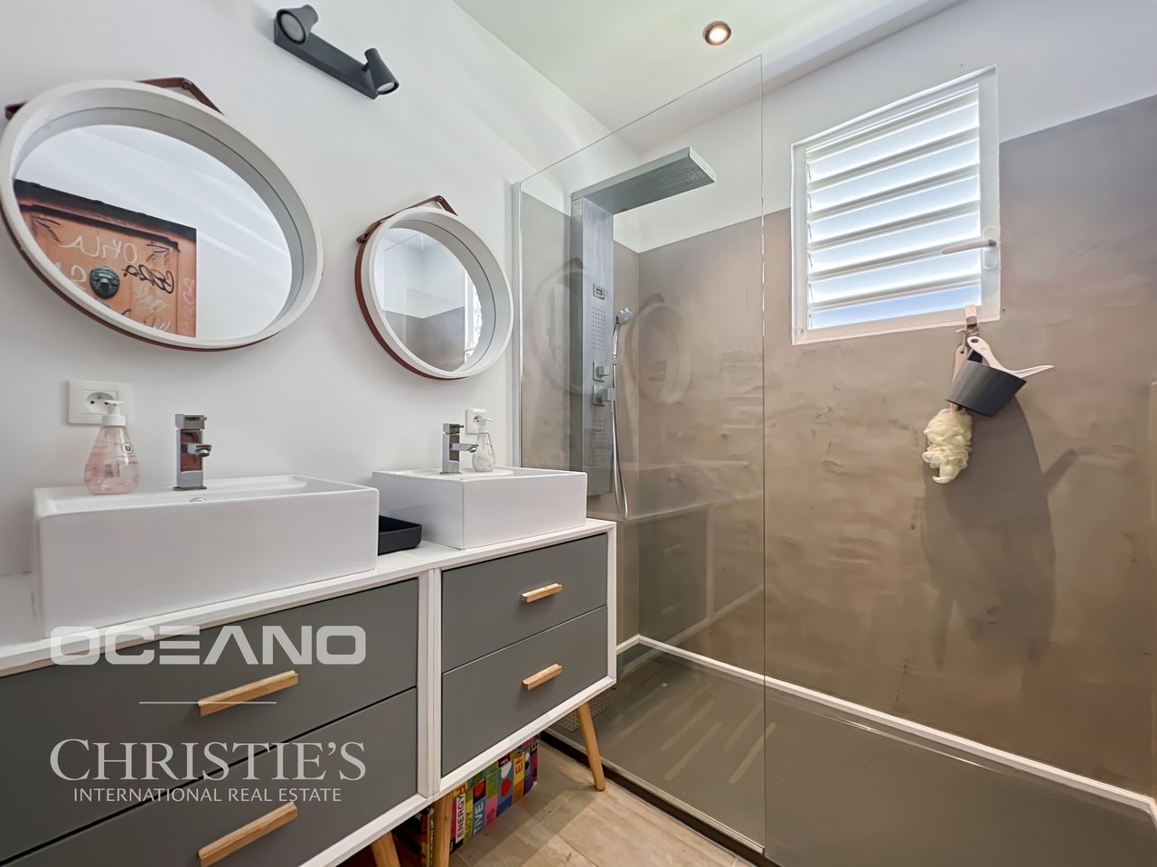 3 BEDROOMS - LARGE GARDEN - CUL DE SAC