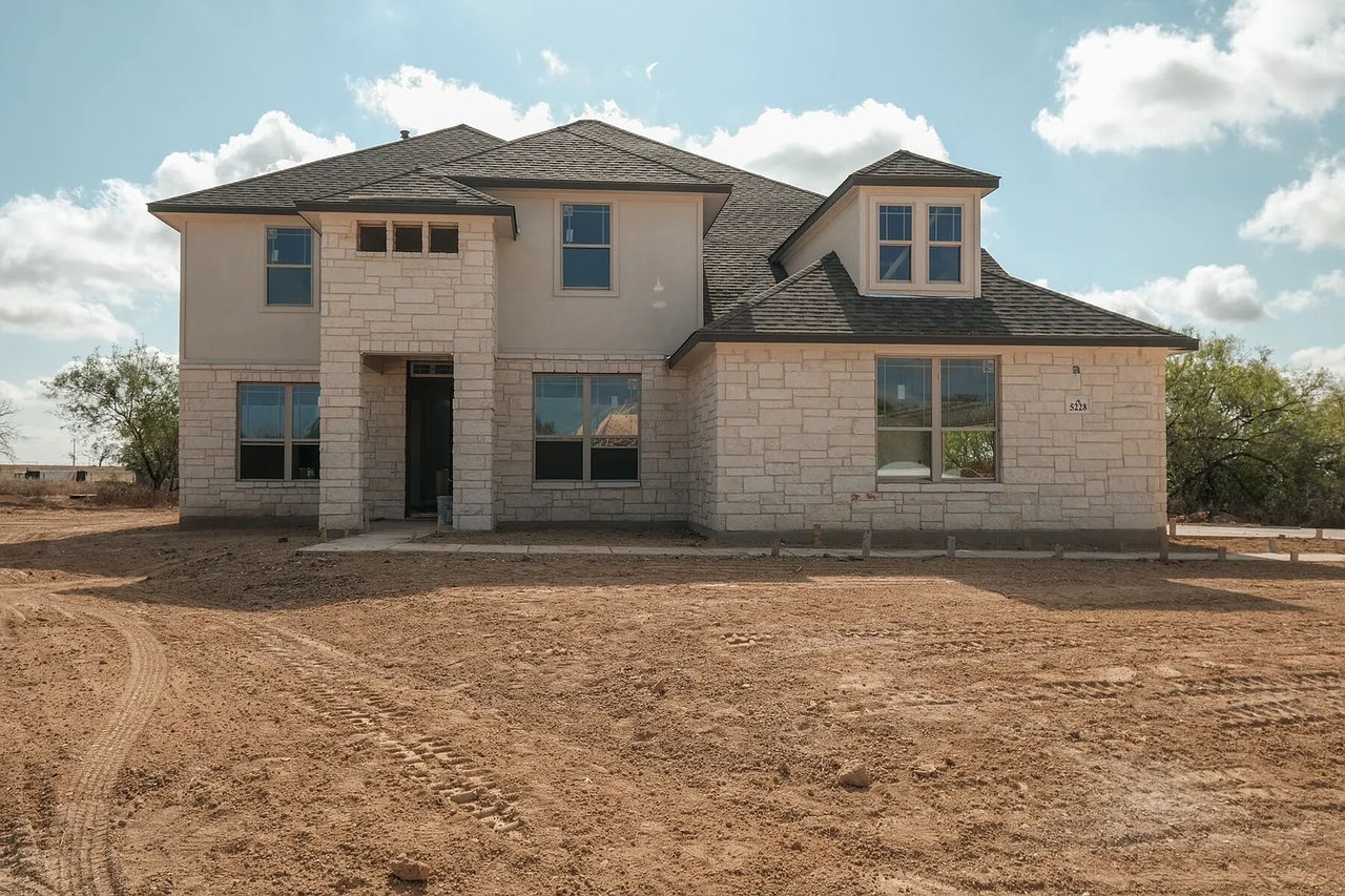 5228 Ests Oak Way