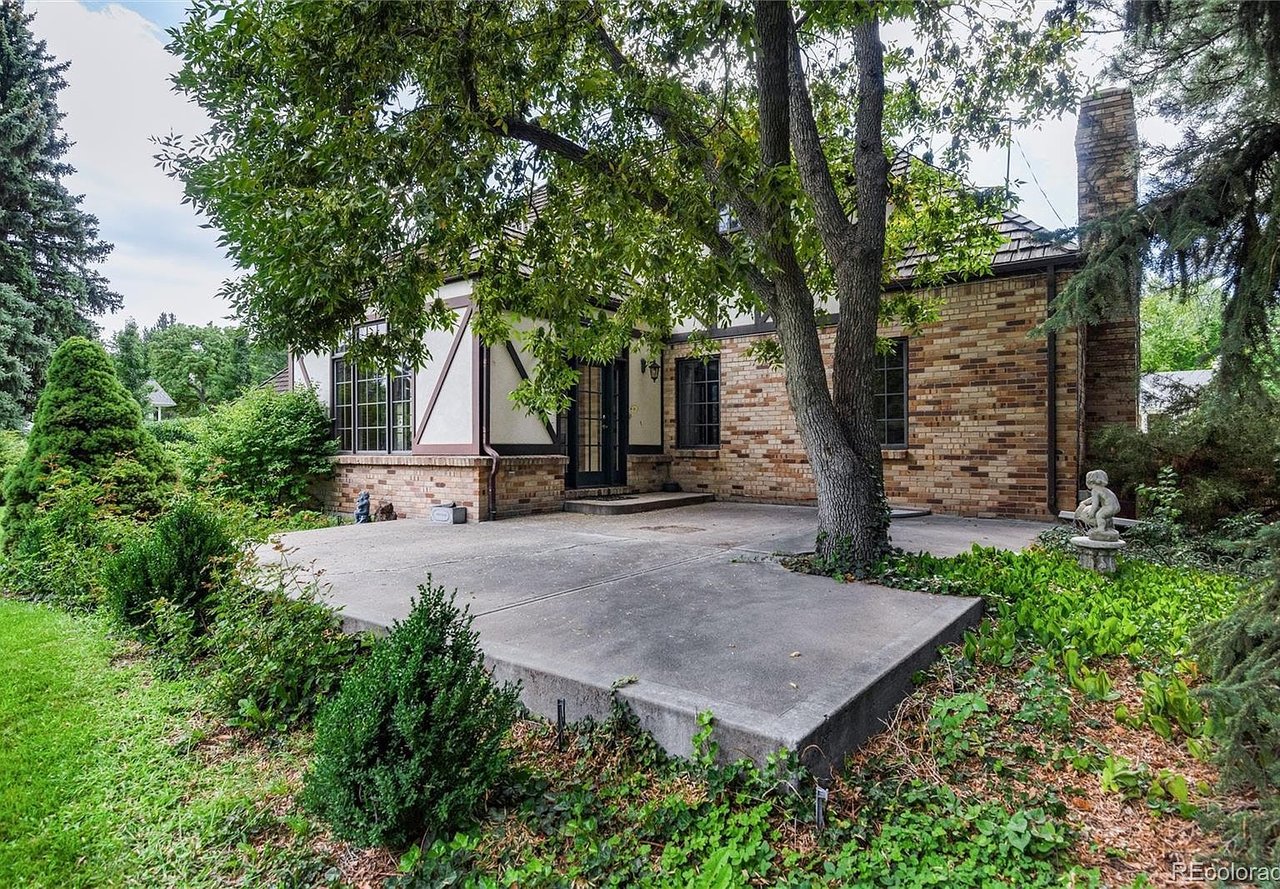 8 Meadowview Lane
