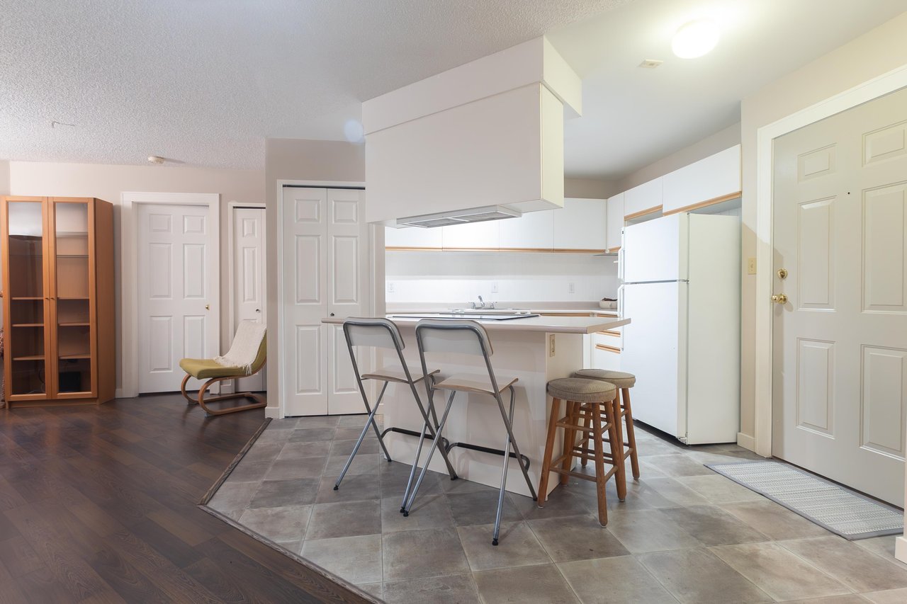 A109-40100 Willow Cres