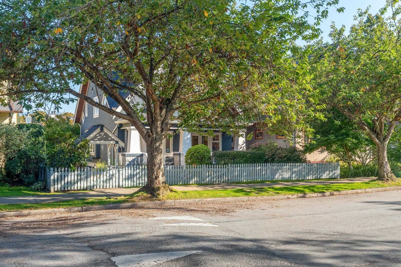 147 W 15th Ave