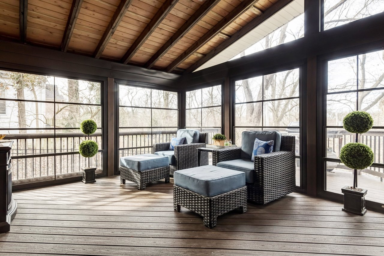 Sophisticated & Stylish in Charming Ladue