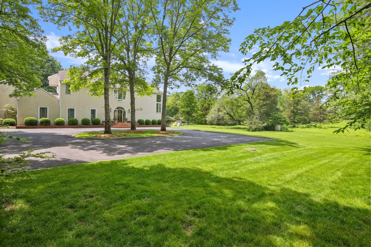 10 Guard Hill Road