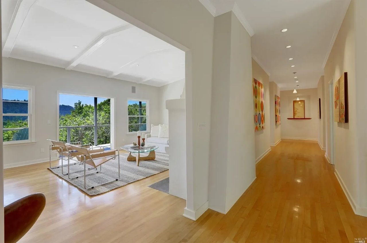 116 Winding Way
