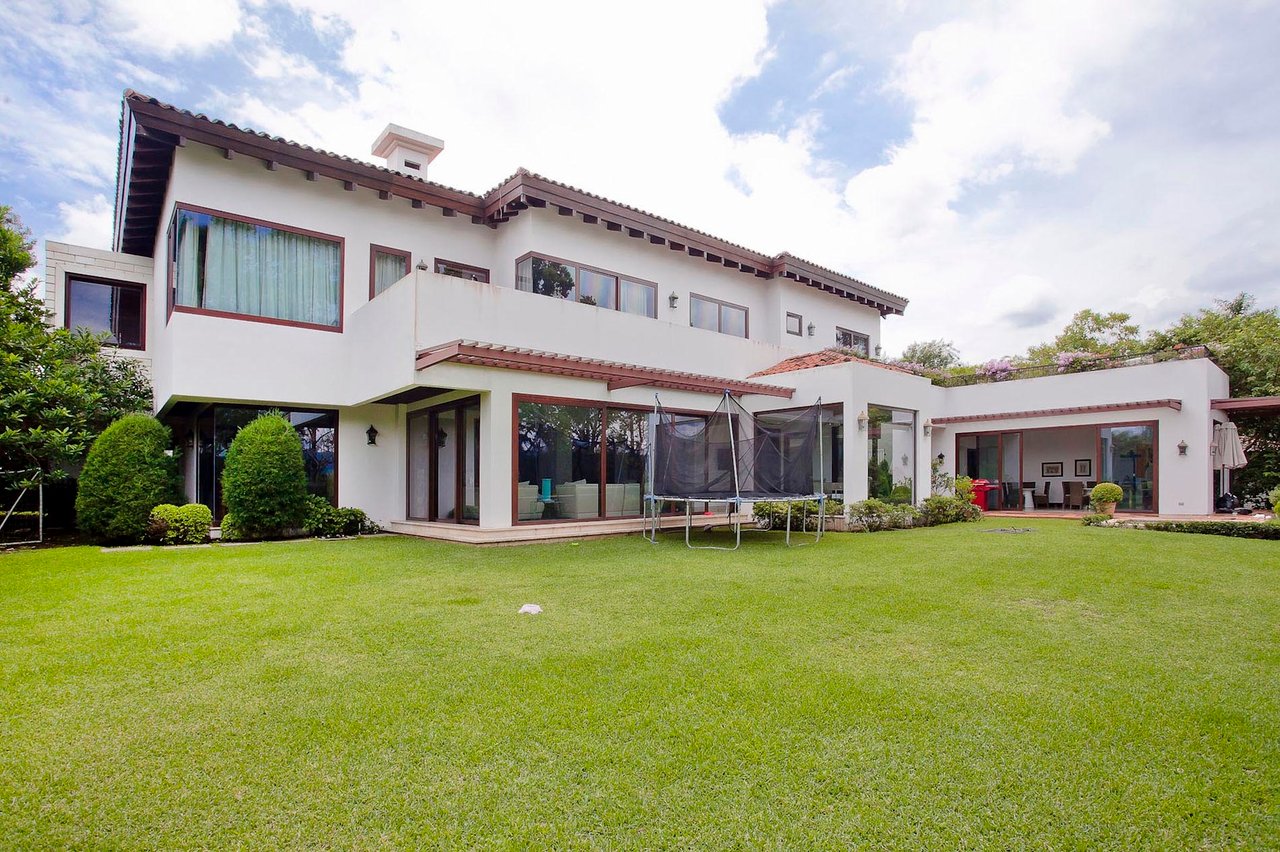 Grand Golf Course Luxury Estate, Curridabat, San Jose