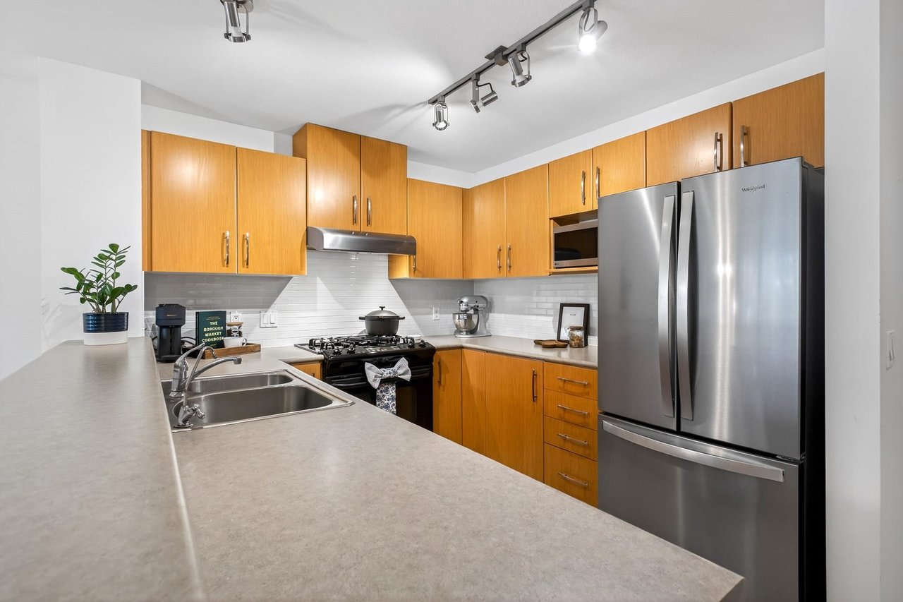 207-500 Klahanie Drive, Port Moody