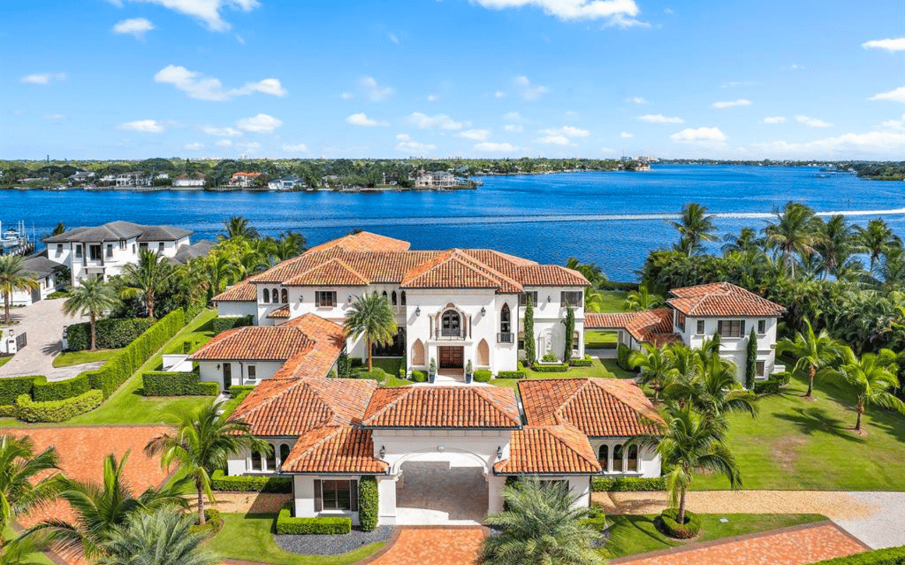 Selling Waterfront Properties in Jupiter, FL: Capturing the Luxury Market