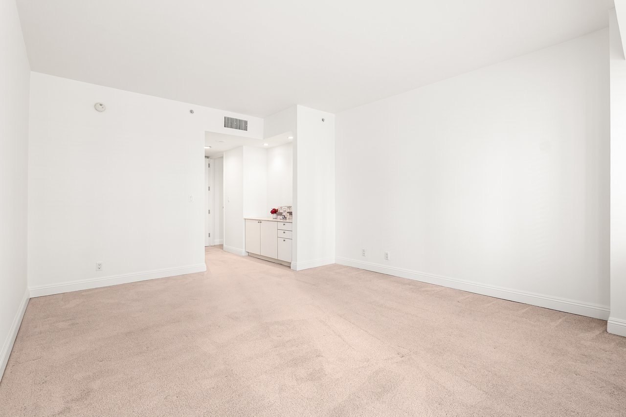 The Dorchester #408, Wilshire Corridor