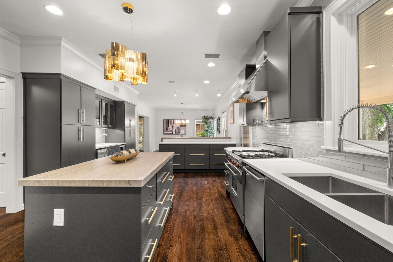 Luxury Property in Olmos Park