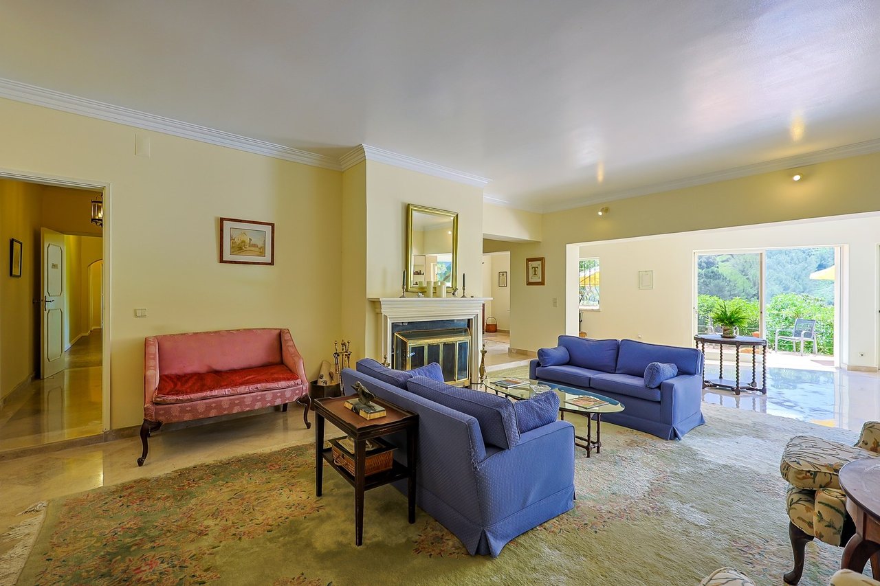 Exclusive Family Villa with Expansive Gardens Near Sintra’s UNESCO Heritage Centre
