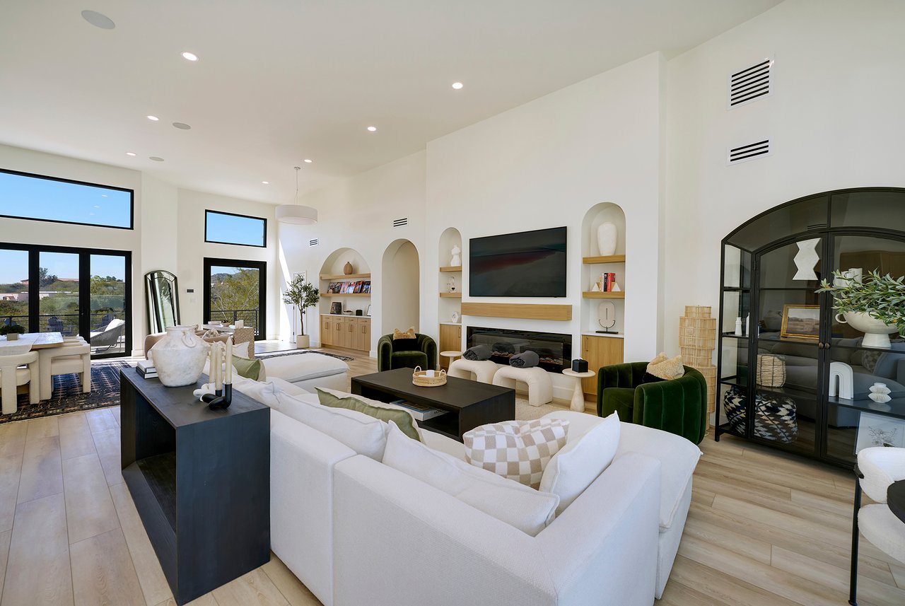 6535 N HILLSIDE Drive