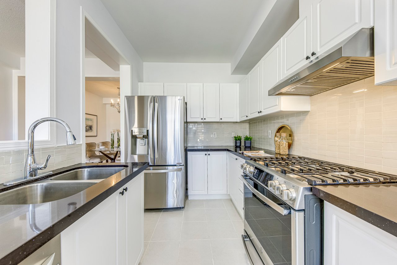 2281 Stone Glen Cres