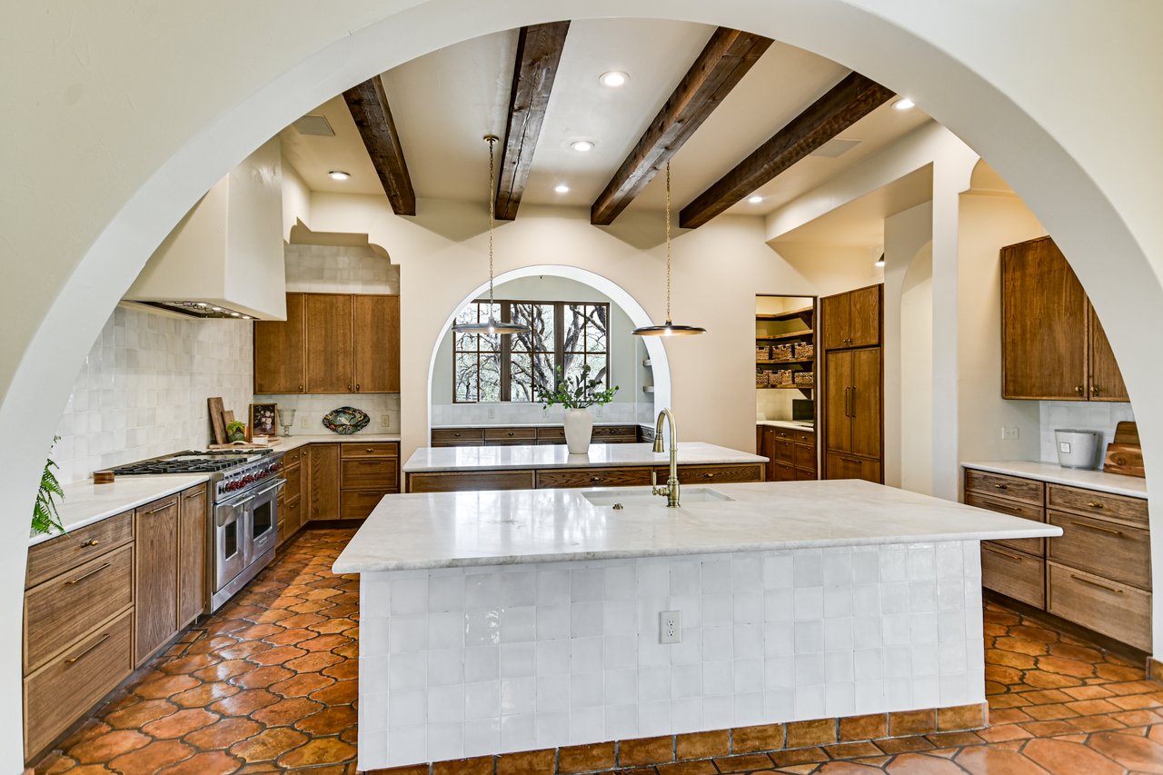 Spanish Oaks Hacienda