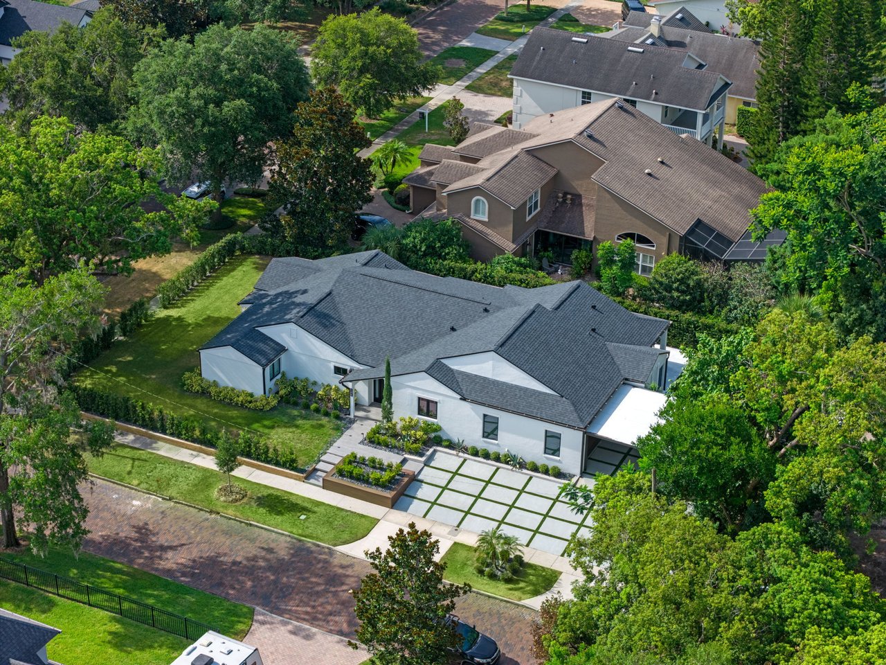 1371 LYNDALE BLVD