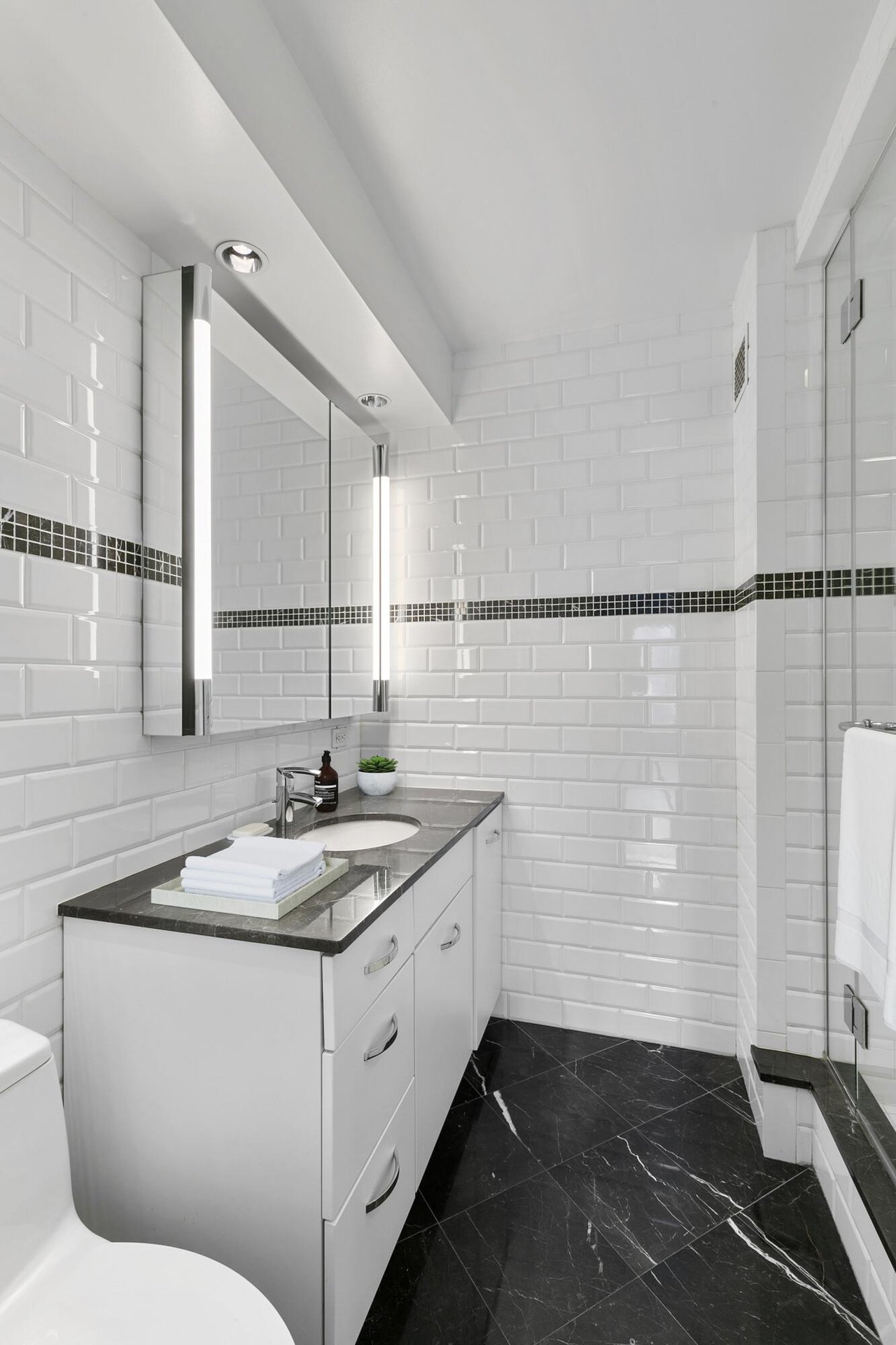 411 East 53rd Street, Apt 19-D