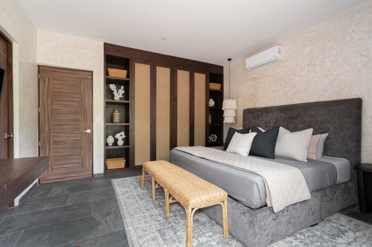 Villa 7  | Beautiful 5 Bedroom with Large Pool in 12 O’Clock Tulum