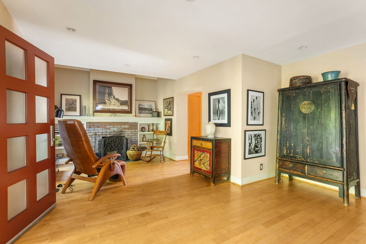 2536 Beverley Ave, Santa Monica 