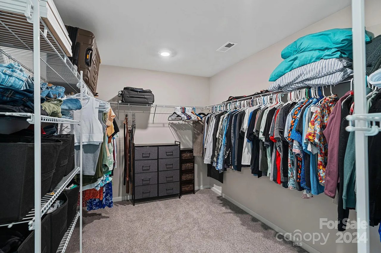 916 Pecan Tree Ln