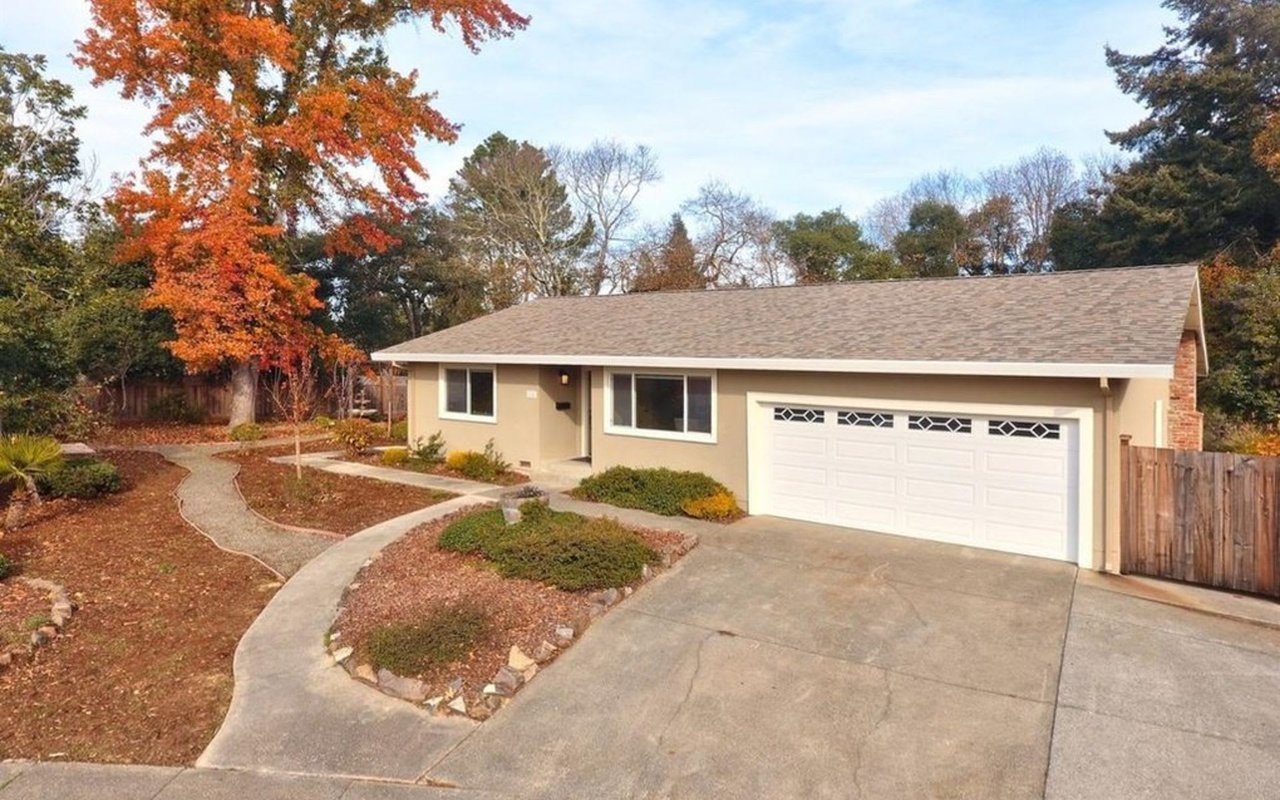 8140 Valley View Dr