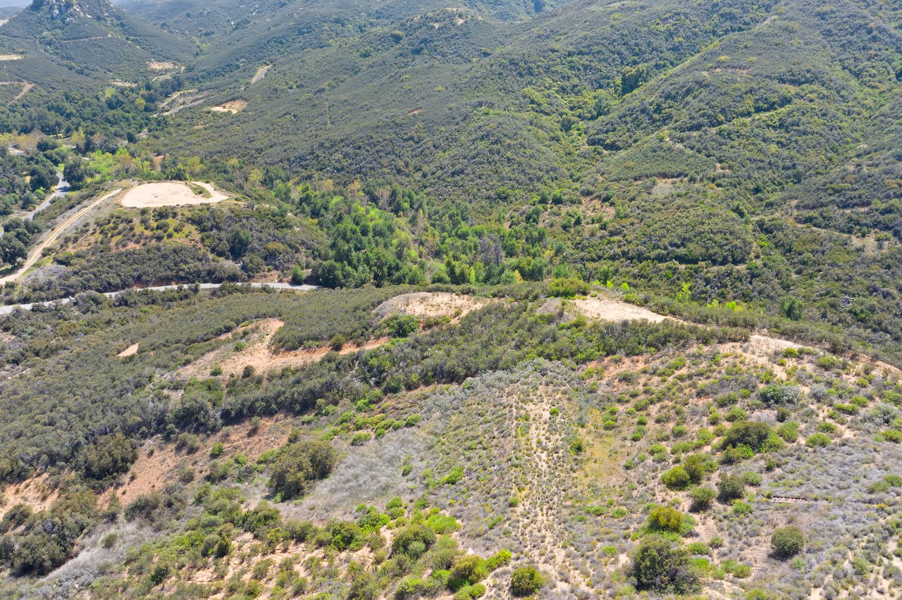 2 La Cresta Highlands Circle
