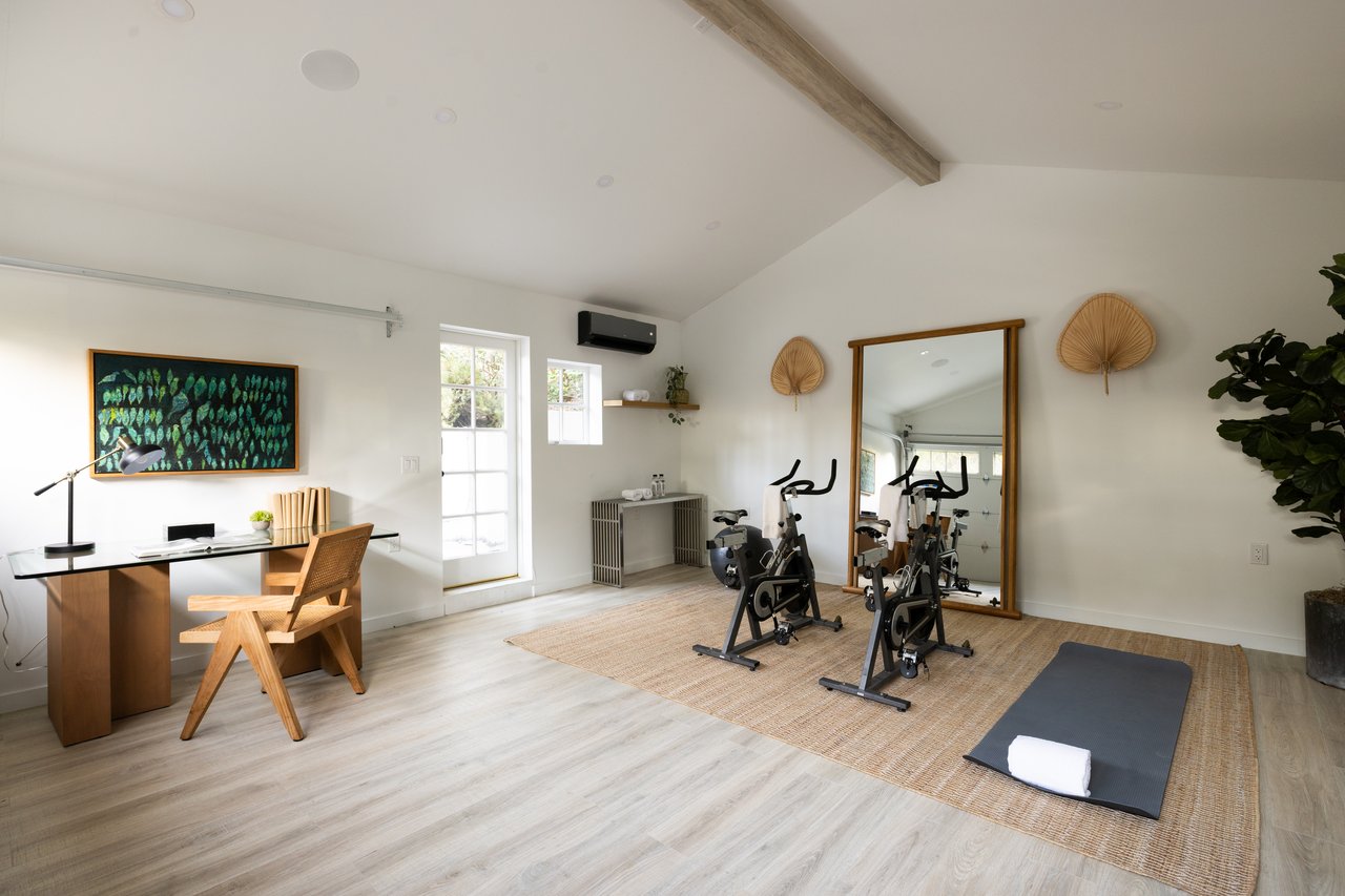 3646 Sunswept Dr, Studio City