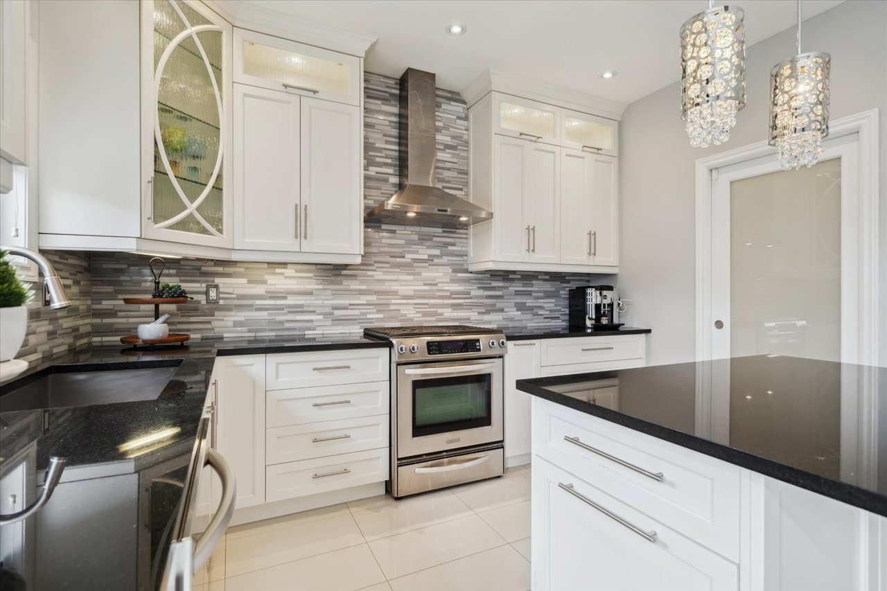 32 Maplebank Cres