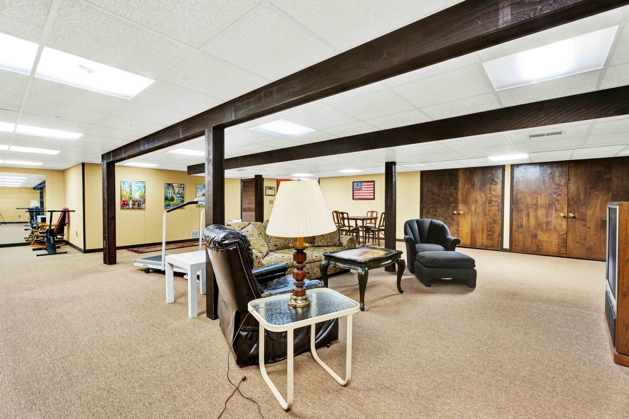 1100 Bretton Lane, Bloomfield Hills