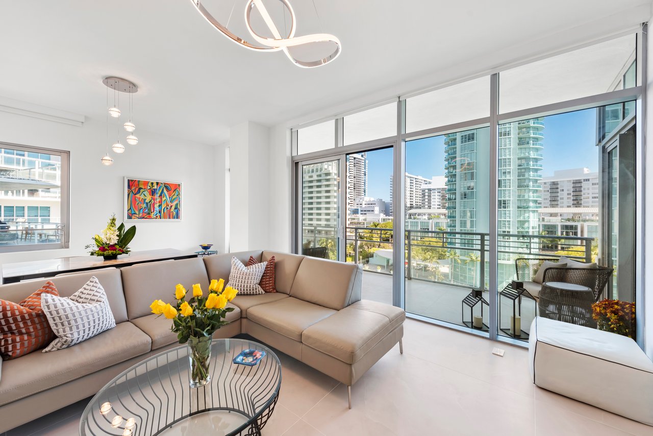Aqua Gorlin Residence 703