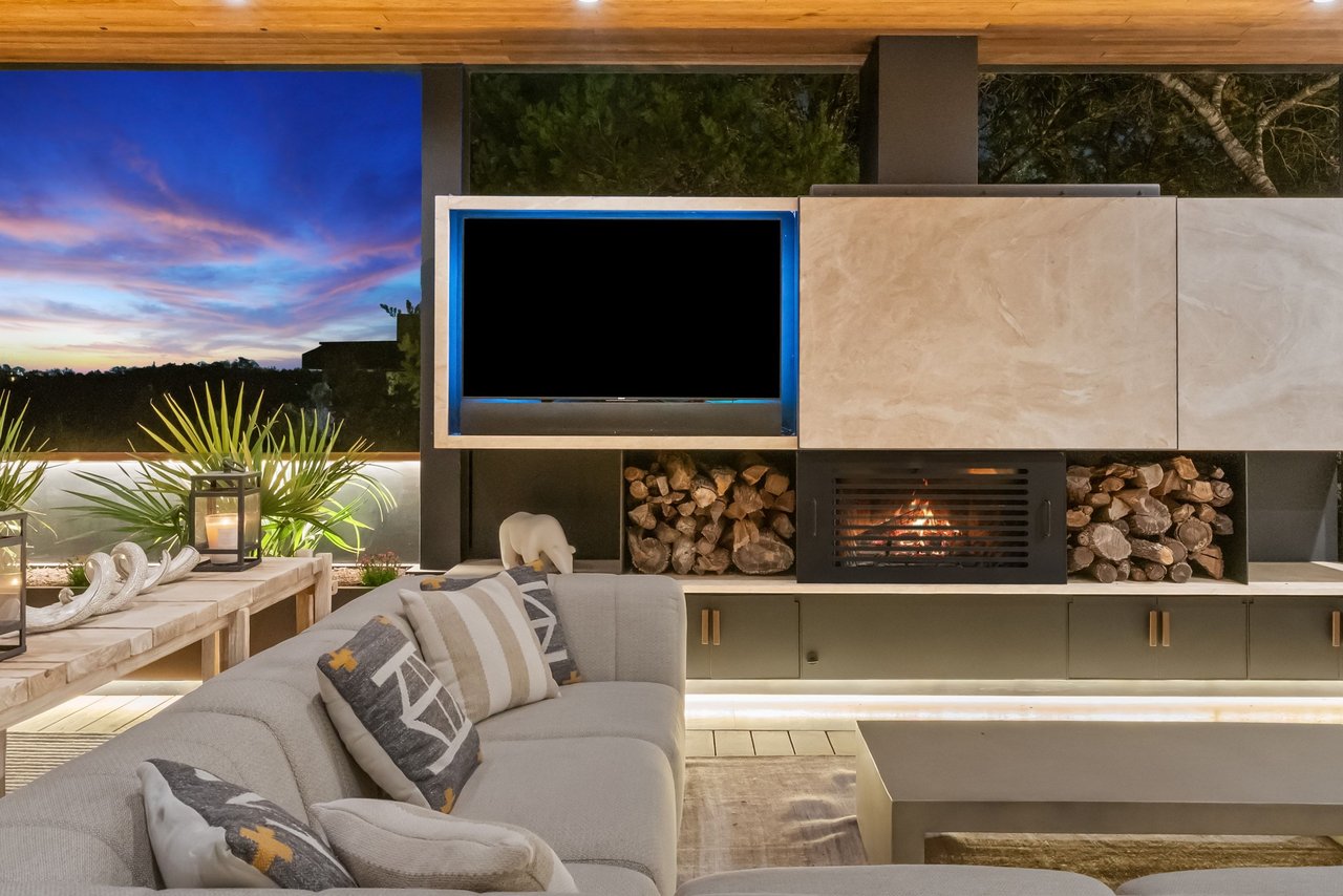 West Lake Hills Modern Sanctuary