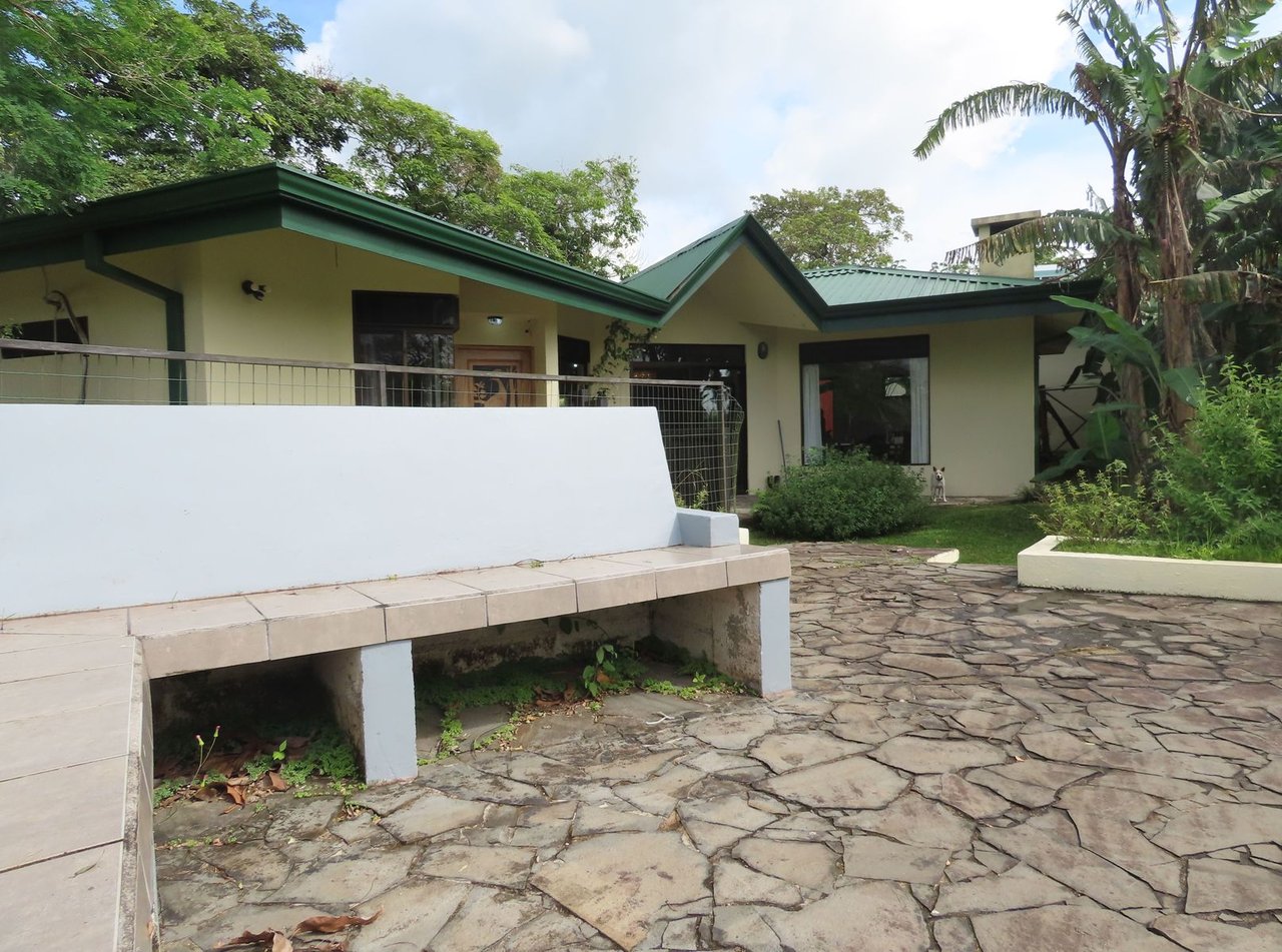 Modern Home with Guesthouse, Lake Arenal, Alajuela