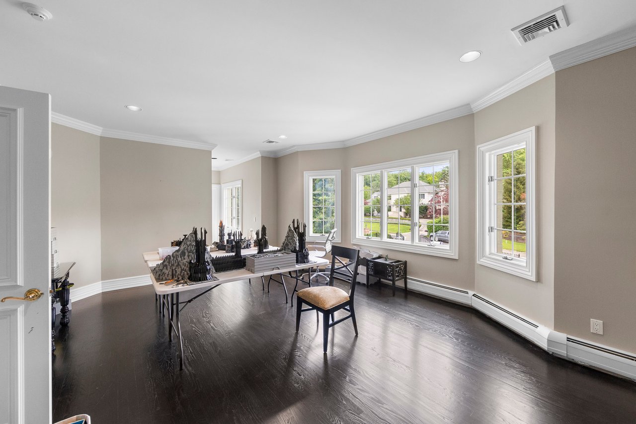 85 Sherwood Rd