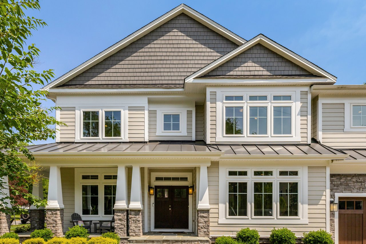 300 Jade Ct NW