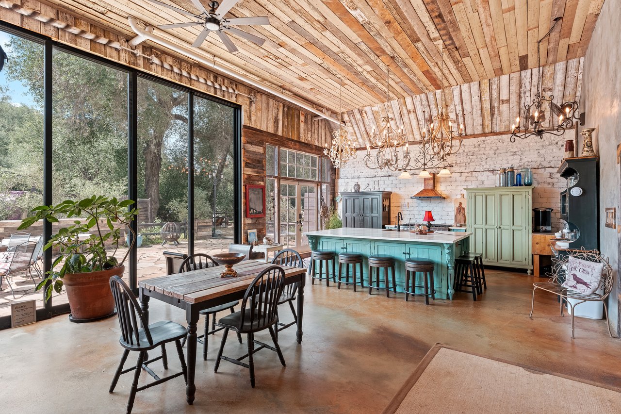 39455 Avenida La Cresta