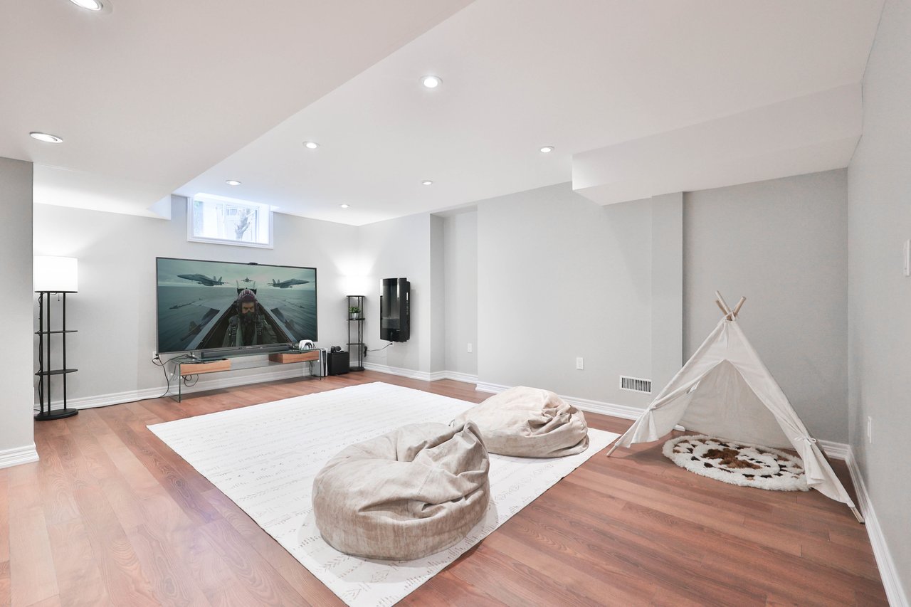 3262 Skipton Lane, Oakville