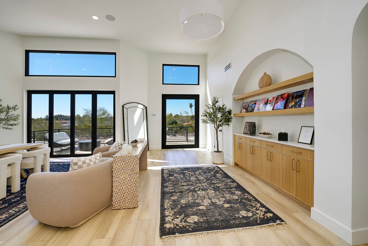 6535 N HILLSIDE Drive