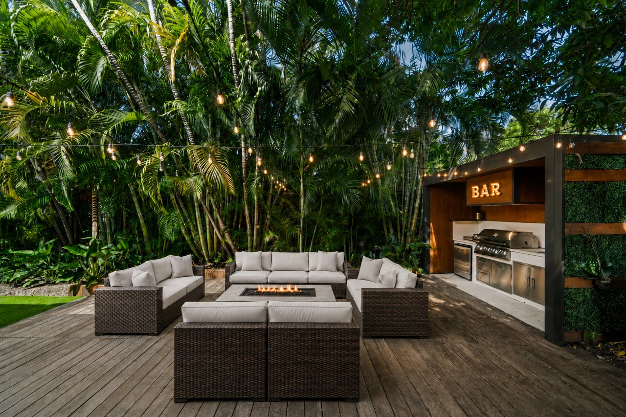 238 E San Marino Drive