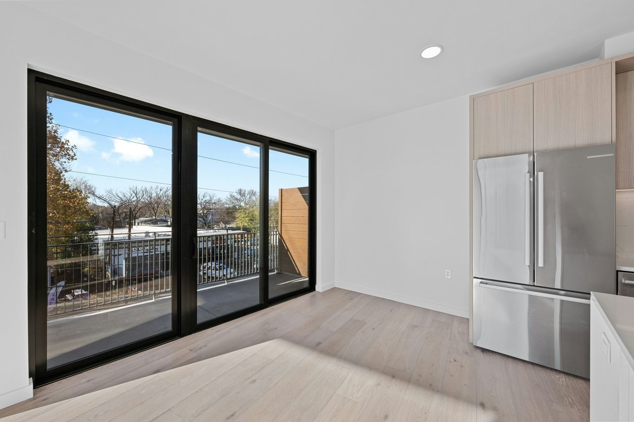 2209 S. 1st St. #221 - OneOak 